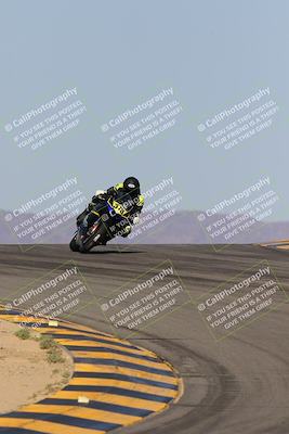 media/Oct-08-2023-CVMA (Sun) [[dbfe88ae3c]]/Race 3 Amateur Supersport Middleweight/